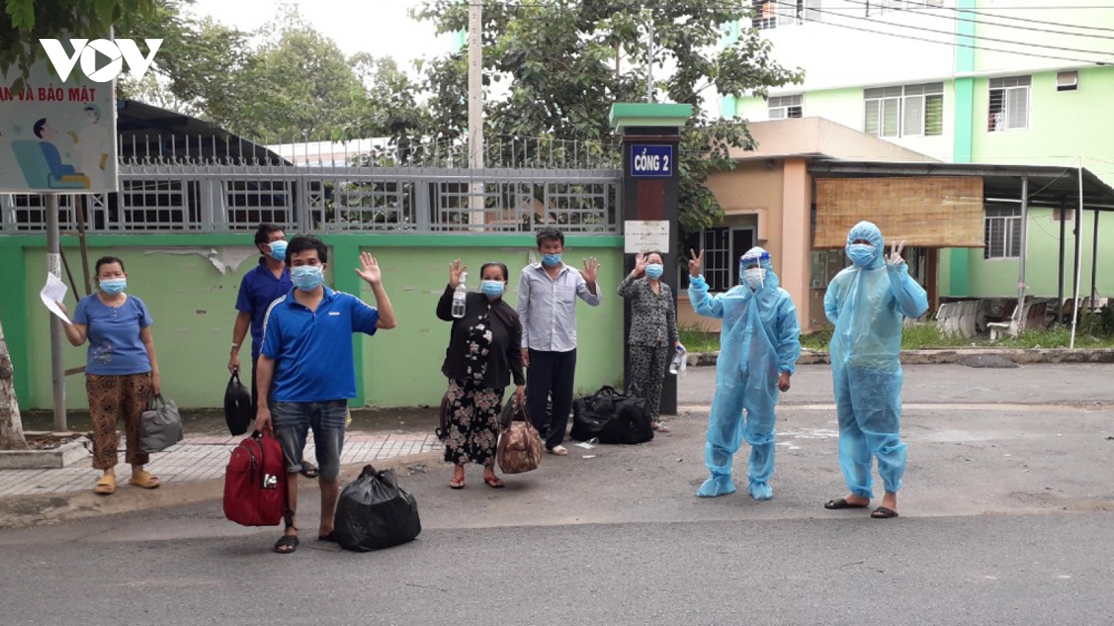 Hơn 61.000 bệnh nhân đã xuất viện, Bình Dương tiếp tục giãn cách xã hội