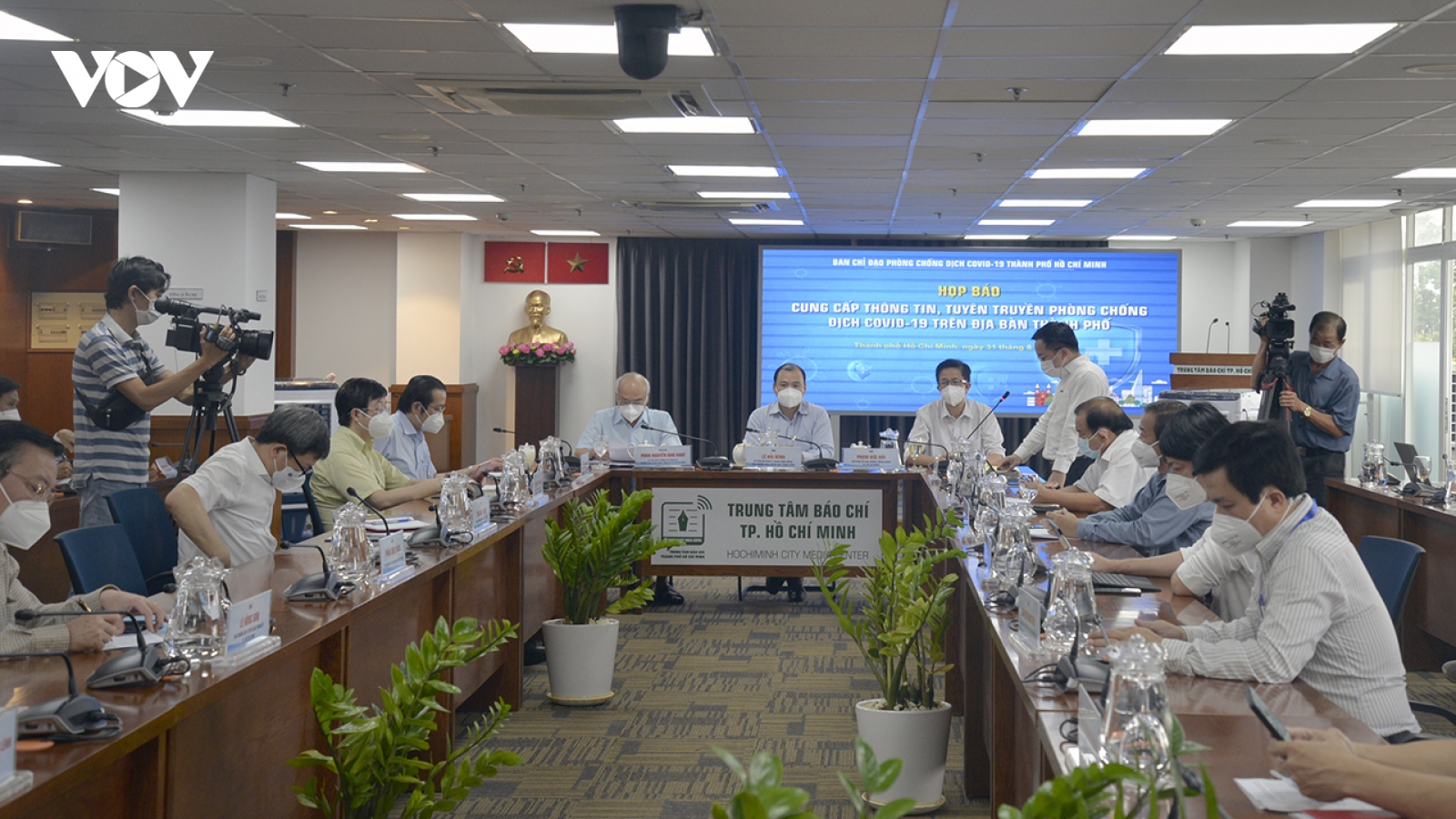 TP.HCM không thể bỏ ngay giãn cách khi chưa đủ điều kiện