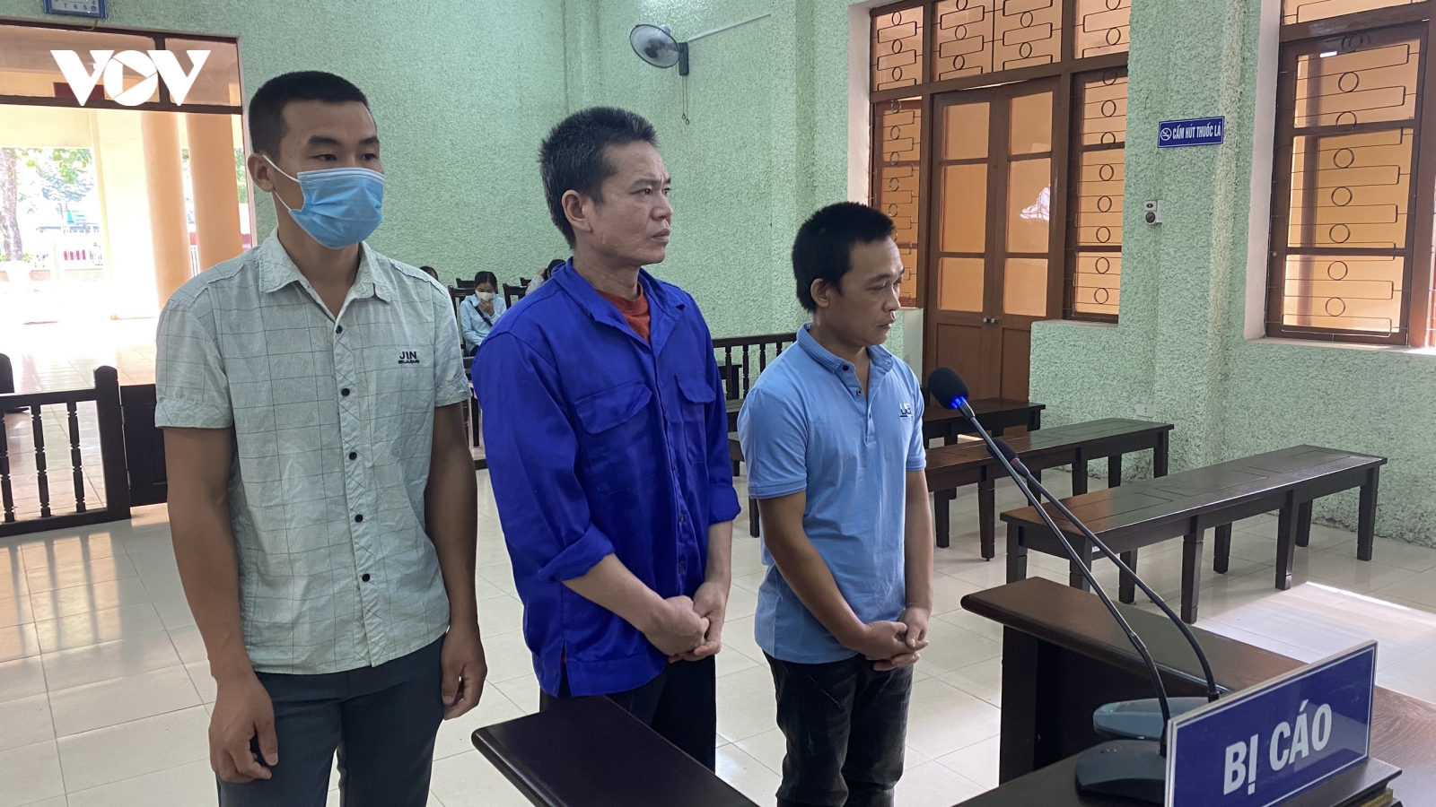 Tổ chức cho người khác xuất cảnh trái phép, 3 đối tượng lĩnh án 26 năm tù giam