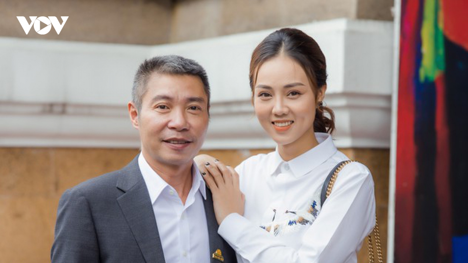 Chuyện showbiz: Vợ NSND Công Lý bị kẻ gian mạo danh, lập nick ảo lừa tiền