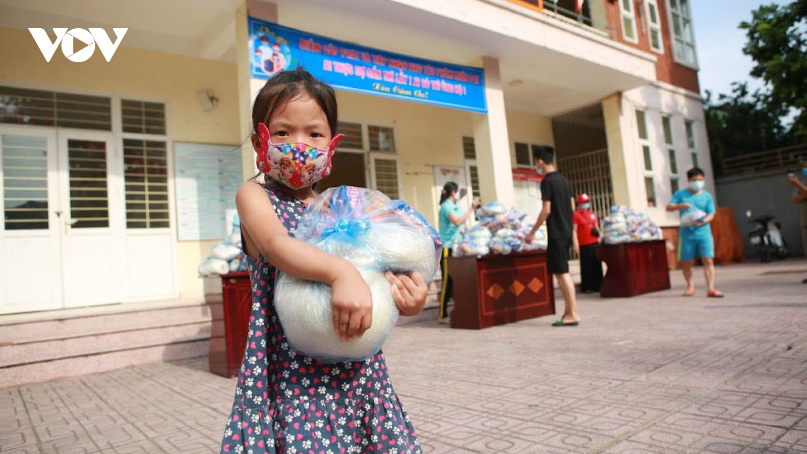 Hỗ trợ gạo cho người dân: “Ai thực sự cần thì nhận, ai có xin ủng hộ"