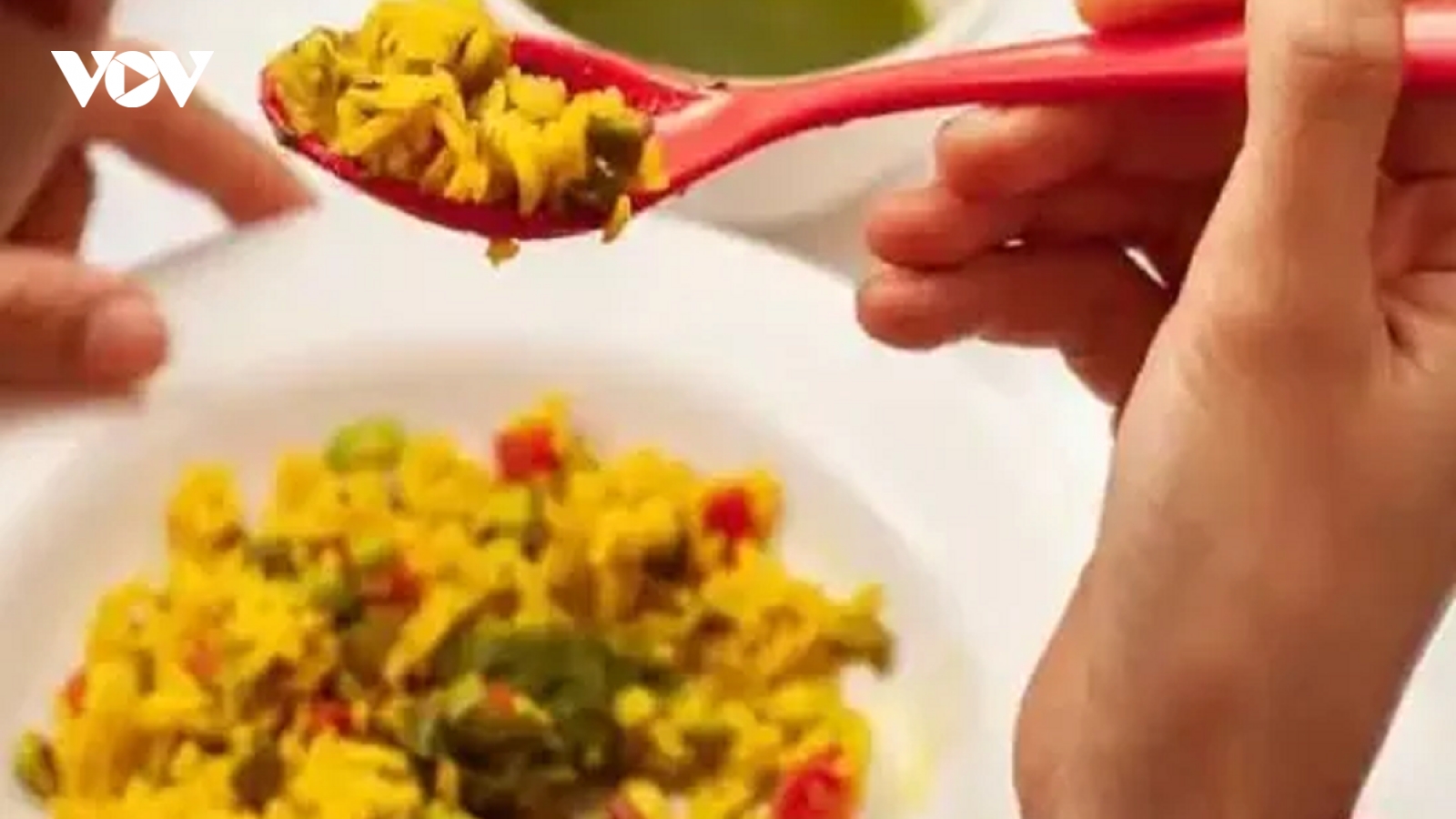 Mẹo nhỏ khắc phục chứng buồn ngủ sau khi ăn cơm