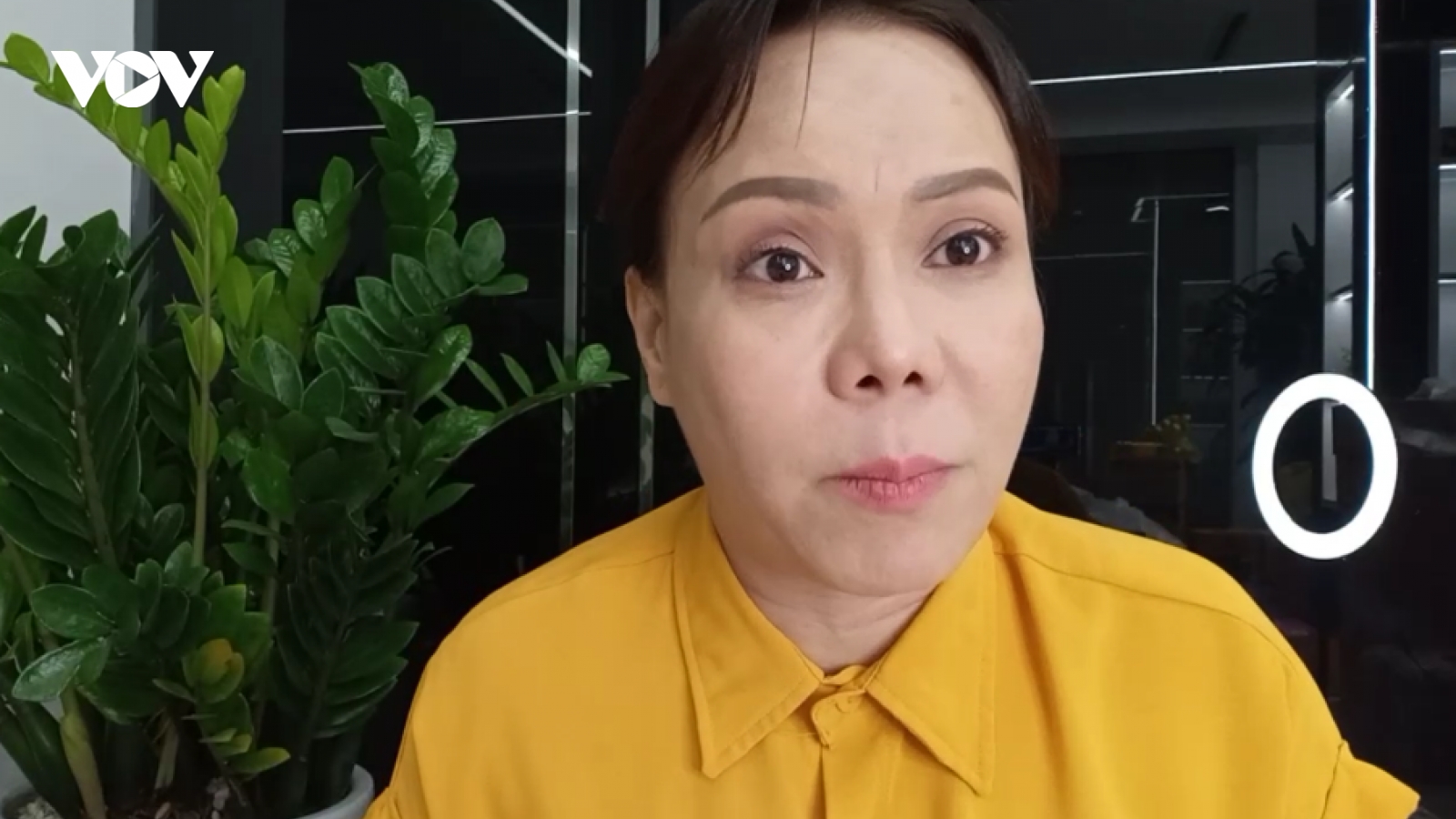 Chuyện showbiz: Việt Hương bức xúc lên tiếng khi bị nói đòi 1,5 triệu mới giao bình oxy