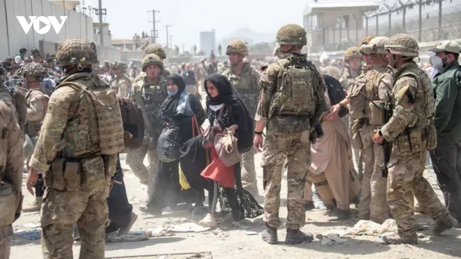 Phương Tây sắp hoàn tất việc sơ tán khỏi Afghanistan, Anh dọa sẽ trừng phạt Taliban
