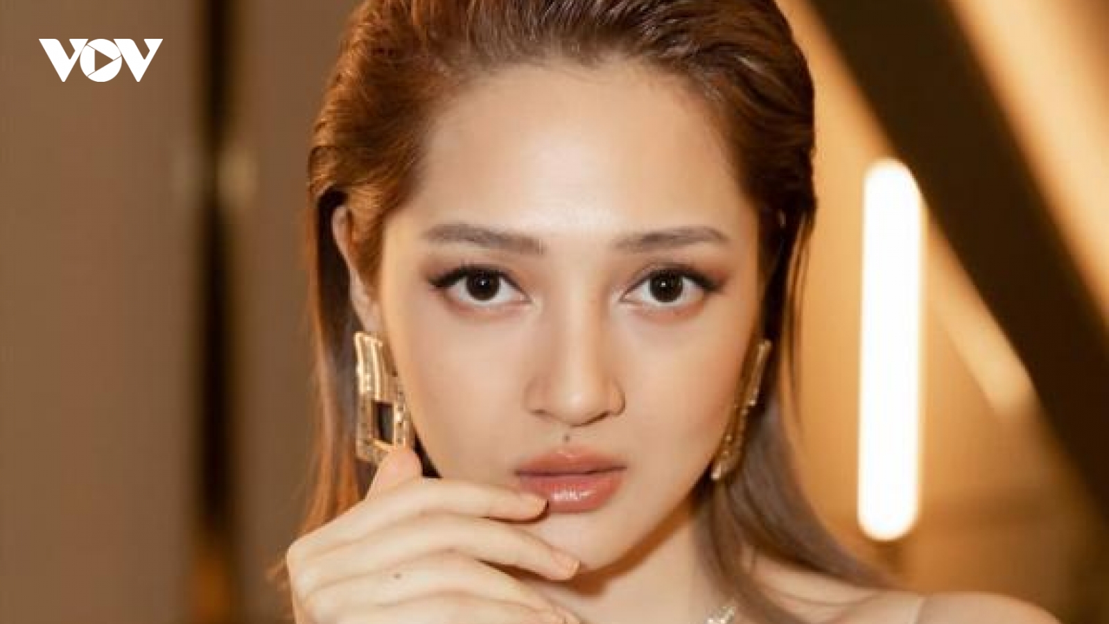 Chuyện showbiz: Bảo Anh gây xôn xao khi nêu quan điểm về chuyện làm từ thiện