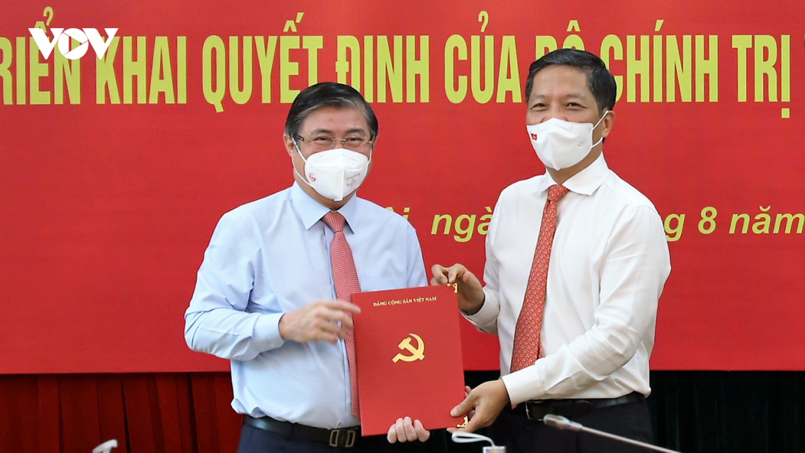 Ông Nguyễn Thành Phong ra Hà Nội nhận quyết định giữ chức Phó Trưởng Ban Kinh tế T.Ư
