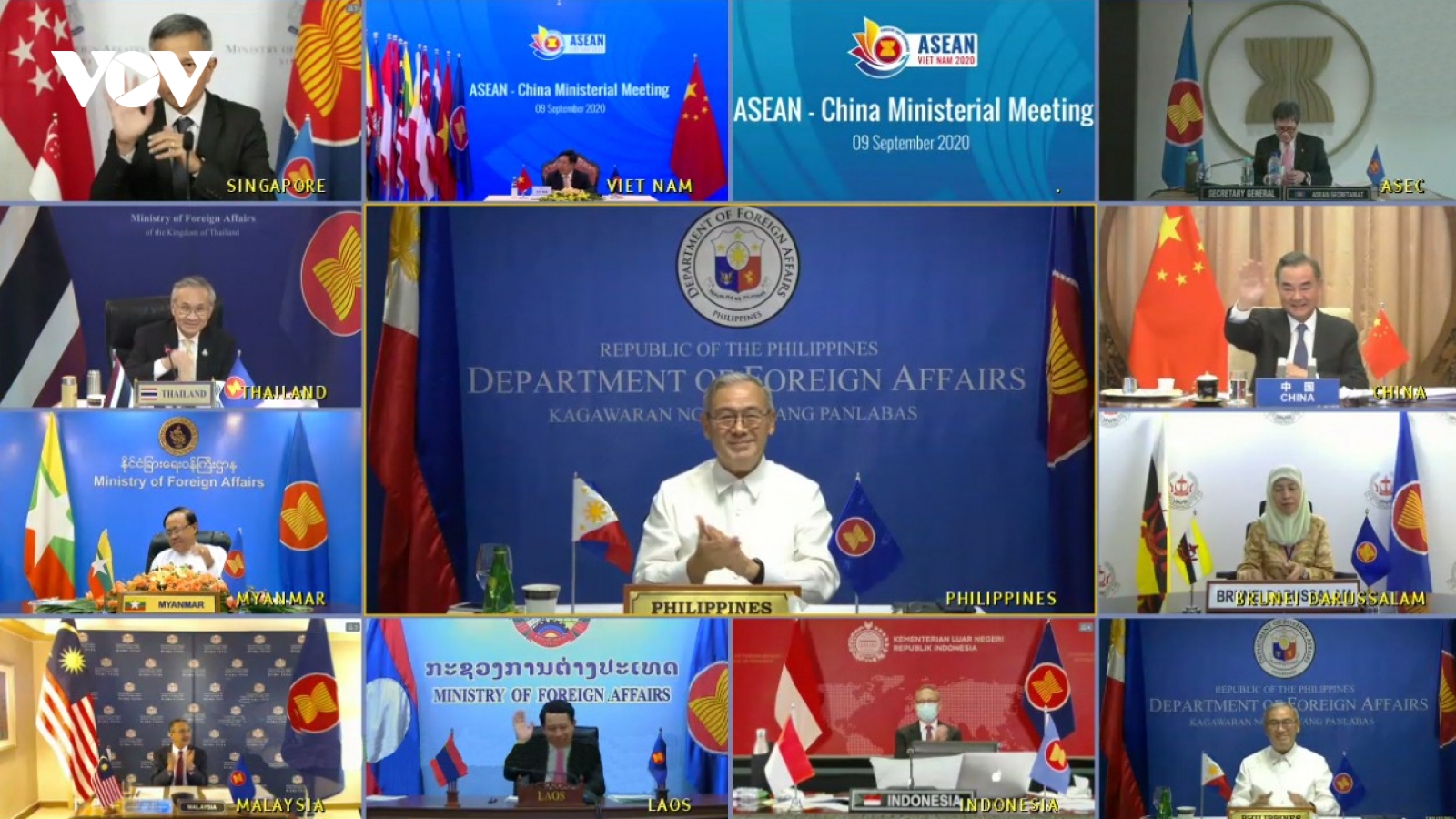 Philippines, Indonesia kêu gọi duy trì hòa bình Biển Đông, khuyến khích hoàn thành COC
