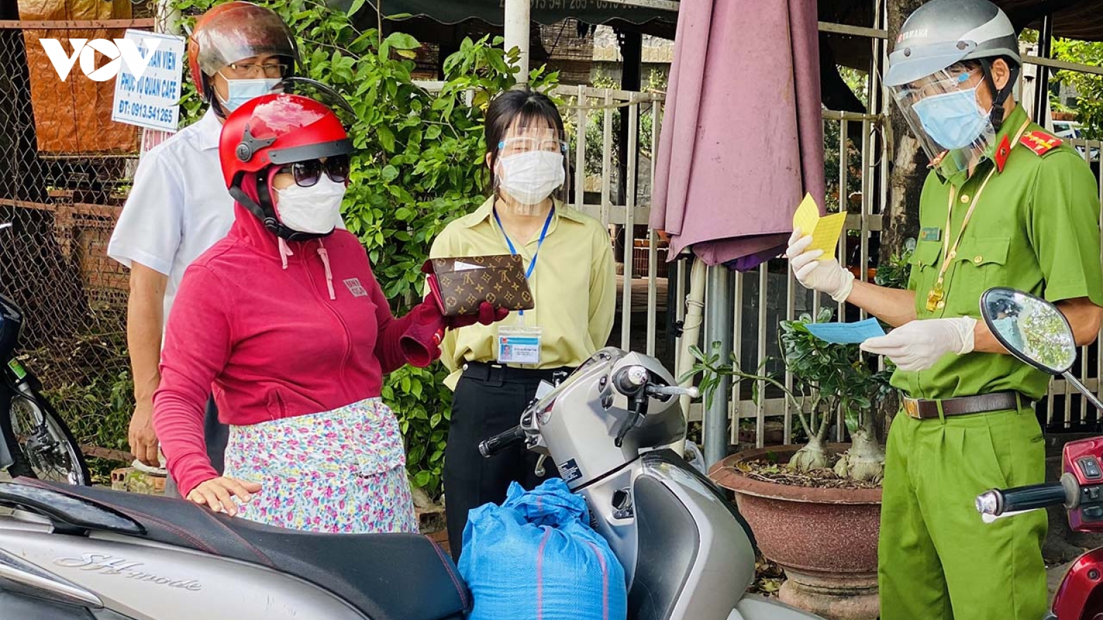 Xử phạt hơn 400 trường hợp ở Tây Ninh khi ra đường không cần thiết