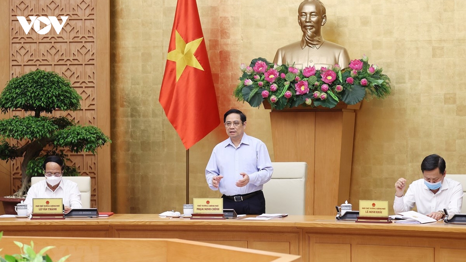 Thủ tướng đã điện đàm lãnh đạo 22 nước, 10 tổ chức quốc tế để tiếp cận vaccine