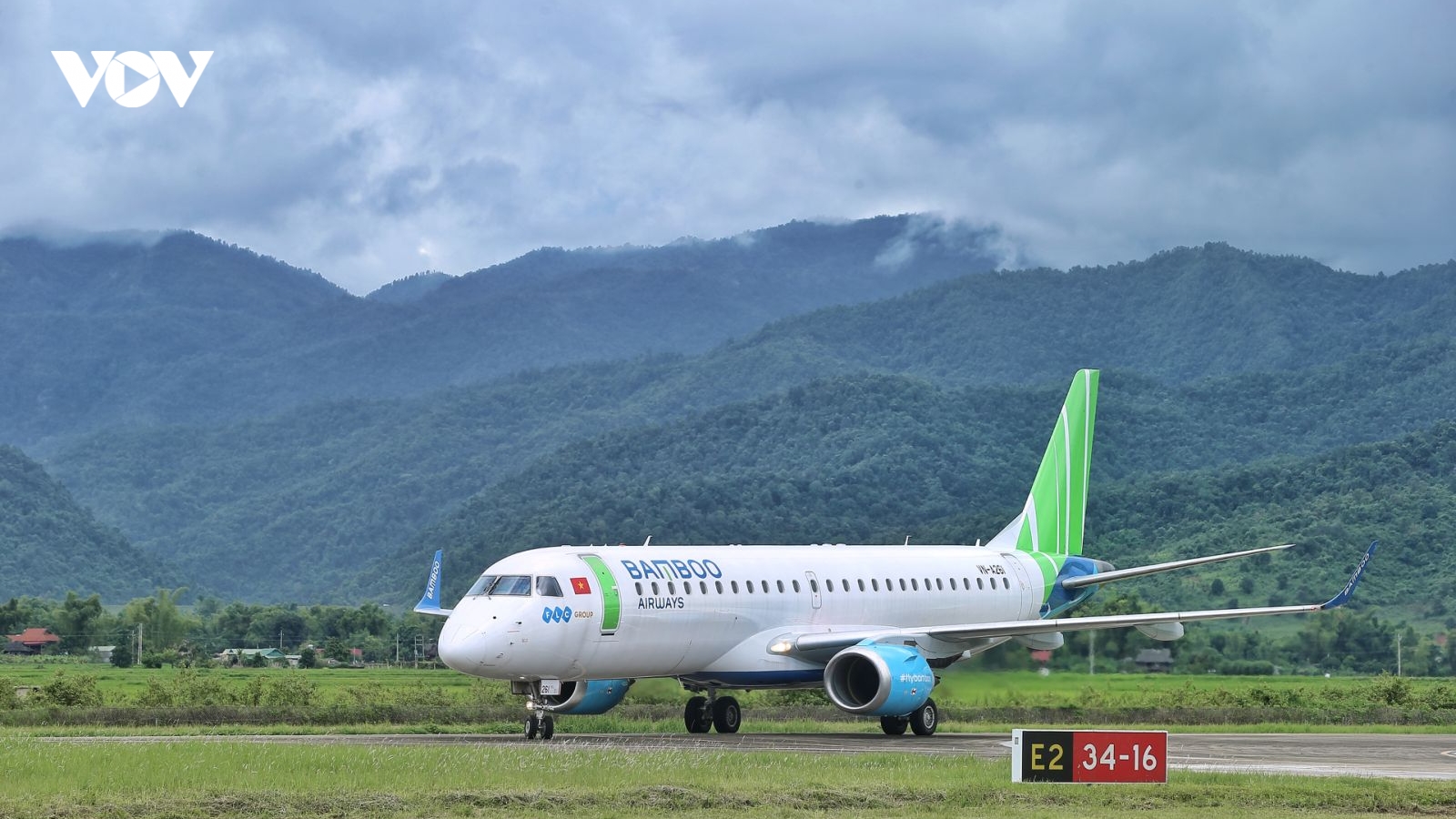Máy bay mới Embraer của Bamboo Airways hoàn thành chuyến bay tới Điện Biên