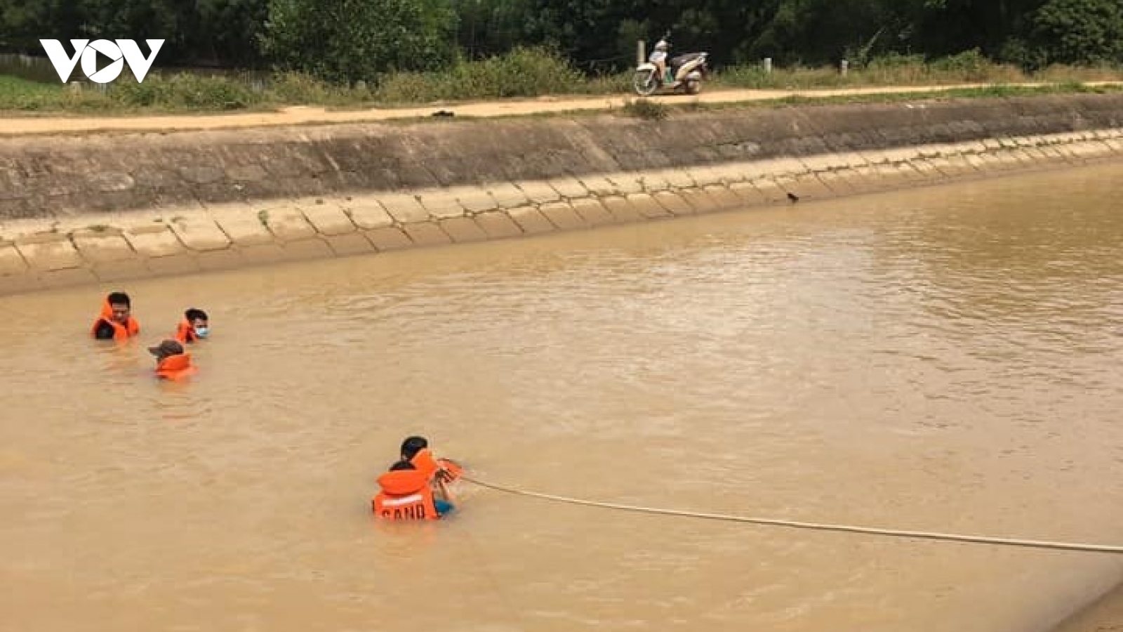 Phát hiện thi thể một phụ nữ dưới sông ở Nghệ An