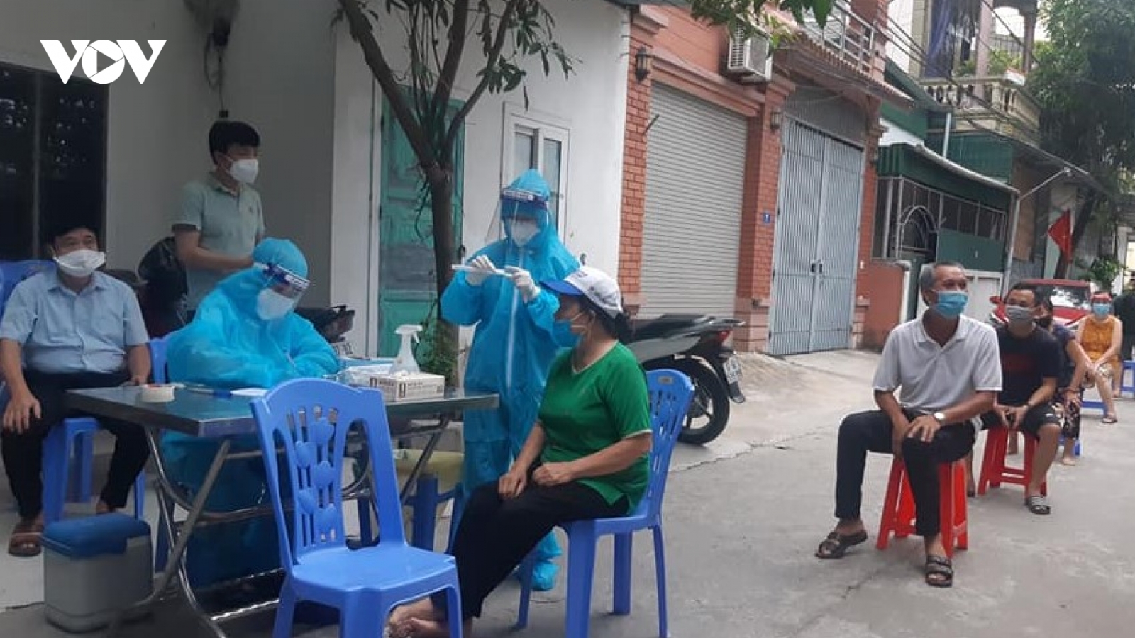 Nghệ An thêm 11 ca mắc Covid-19, trong đó một số trường hợp lây nhiễm cộng đồng
