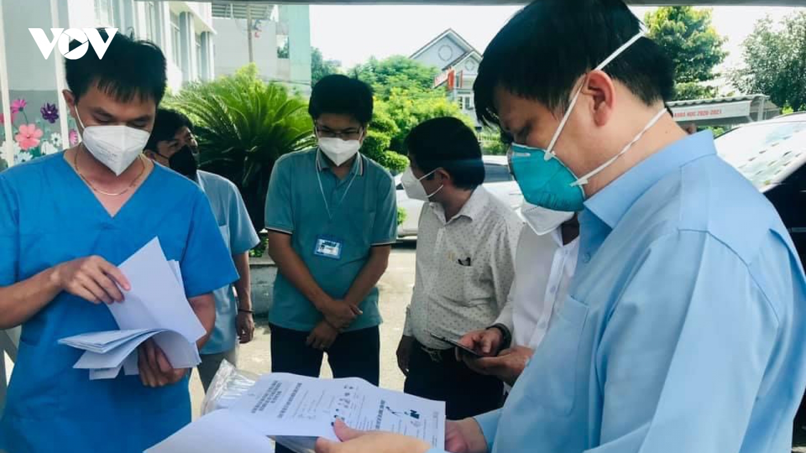 Bộ trưởng Bộ Y tế thị sát công tác dập dịch Covid-19 tại "điểm nóng" ở Bình Dương
