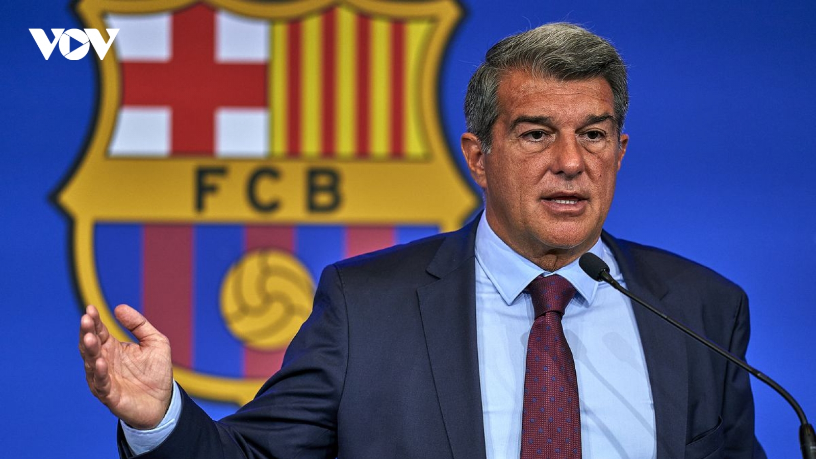 Chủ tịch Barca nói gì về việc để mất Lionel Messi?