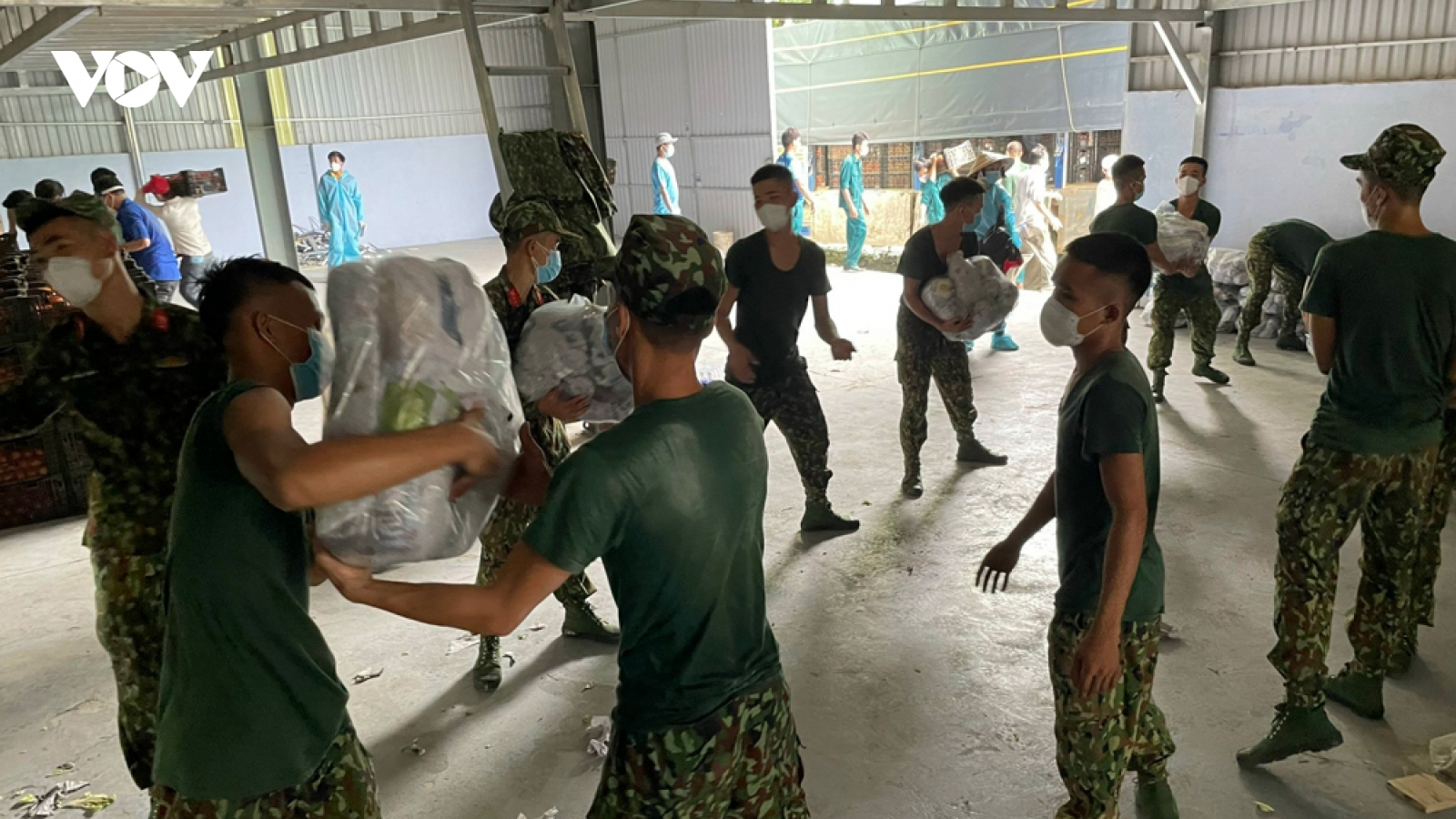 Bộ Quốc phòng điều 2.000 quân nhân, 50 trạm xá di động giúp Bình Dương dập dịch