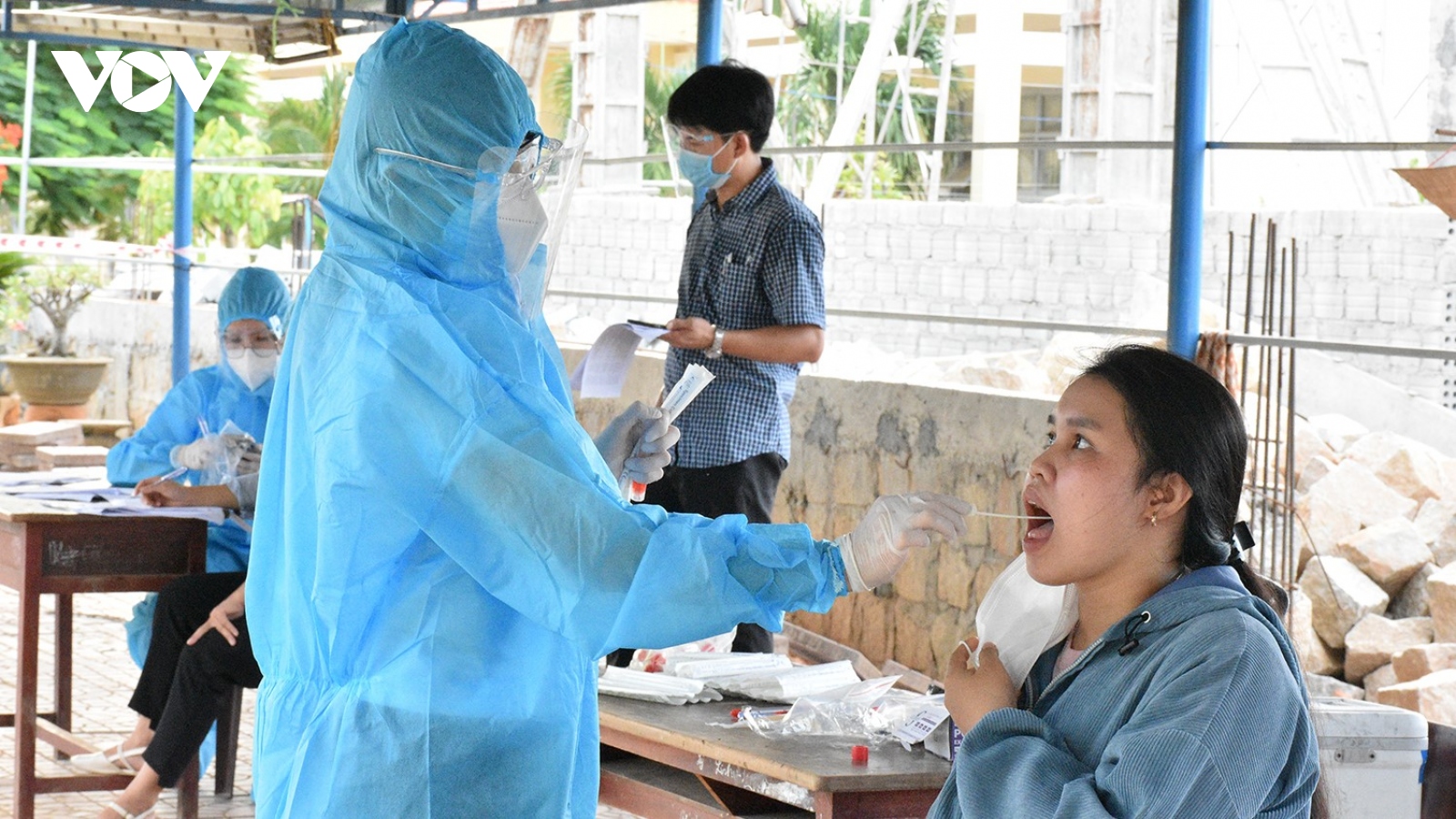 Từ trưa 3/8, cán bộ y tế Bình Định dừng làm việc ngoài giờ tại phòng khám tư nhân