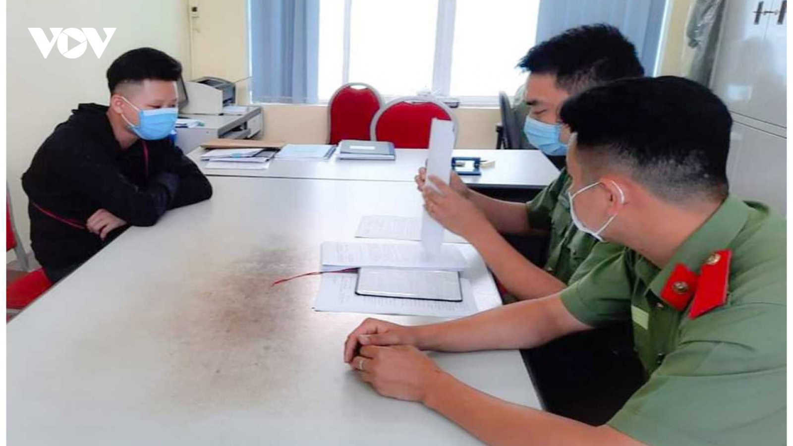 Xử phạt 6 triệu đồng 2 đối tượng xuất cảnh trái phép