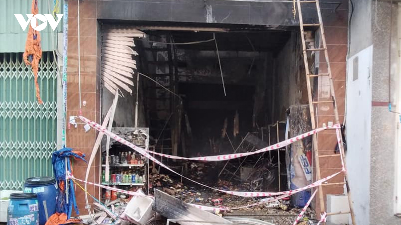 Đã có 5 nguời chết trong vụ cháy cửa hàng tạp hóa ở Bình Dương