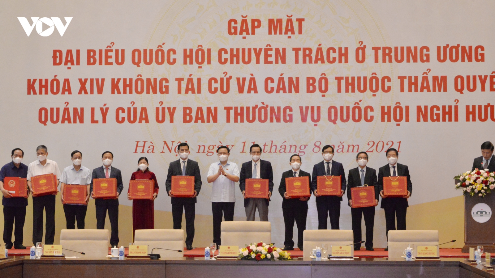 Chủ tịch Quốc hội gặp mặt các ĐBQH chuyên trách khóa XIV không tái cử