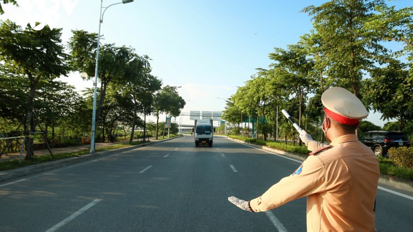 Hà Nội triển khai ứng dụng khai báo y tế kết nối với dữ liệu dân cư ở các chốt kiểm soát