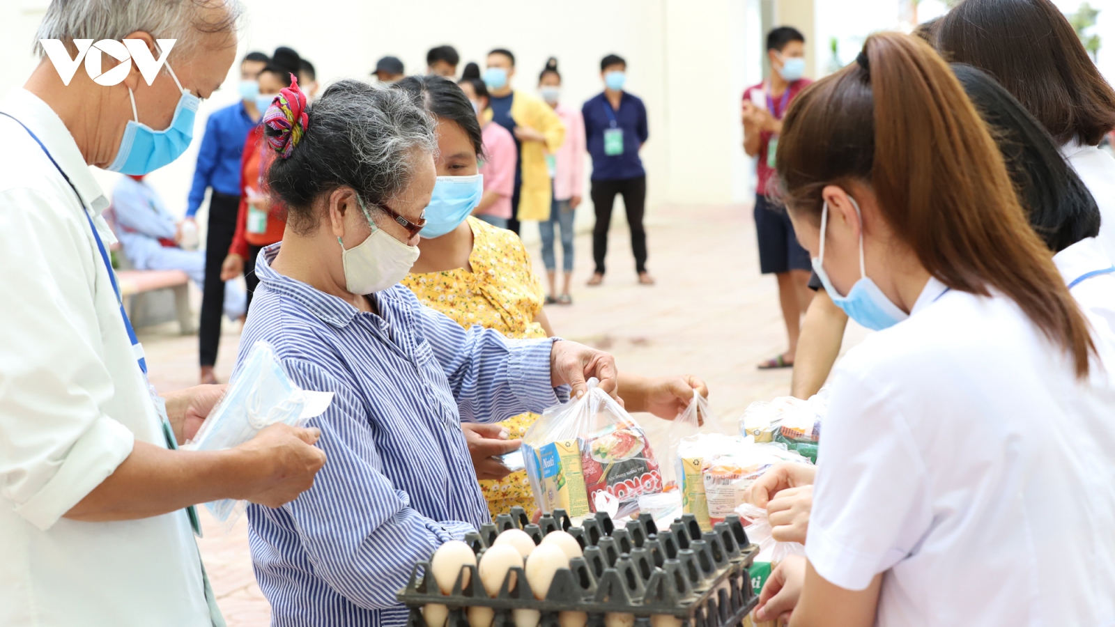"Gian hàng 0 đồng" ở Sơn La giúp bệnh nhân vơi đi khó khăn