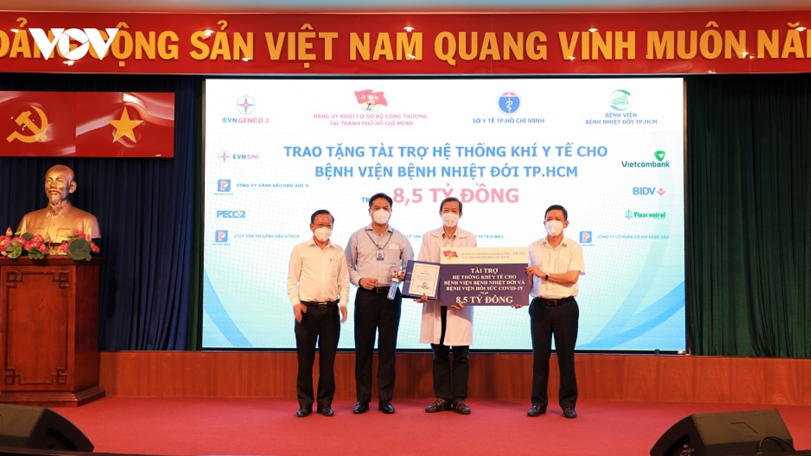 Thêm hệ thống Oxy cho gần 400 giường điều trị Covid-19 tại Bệnh viện Nhiệt đới TP.HCM