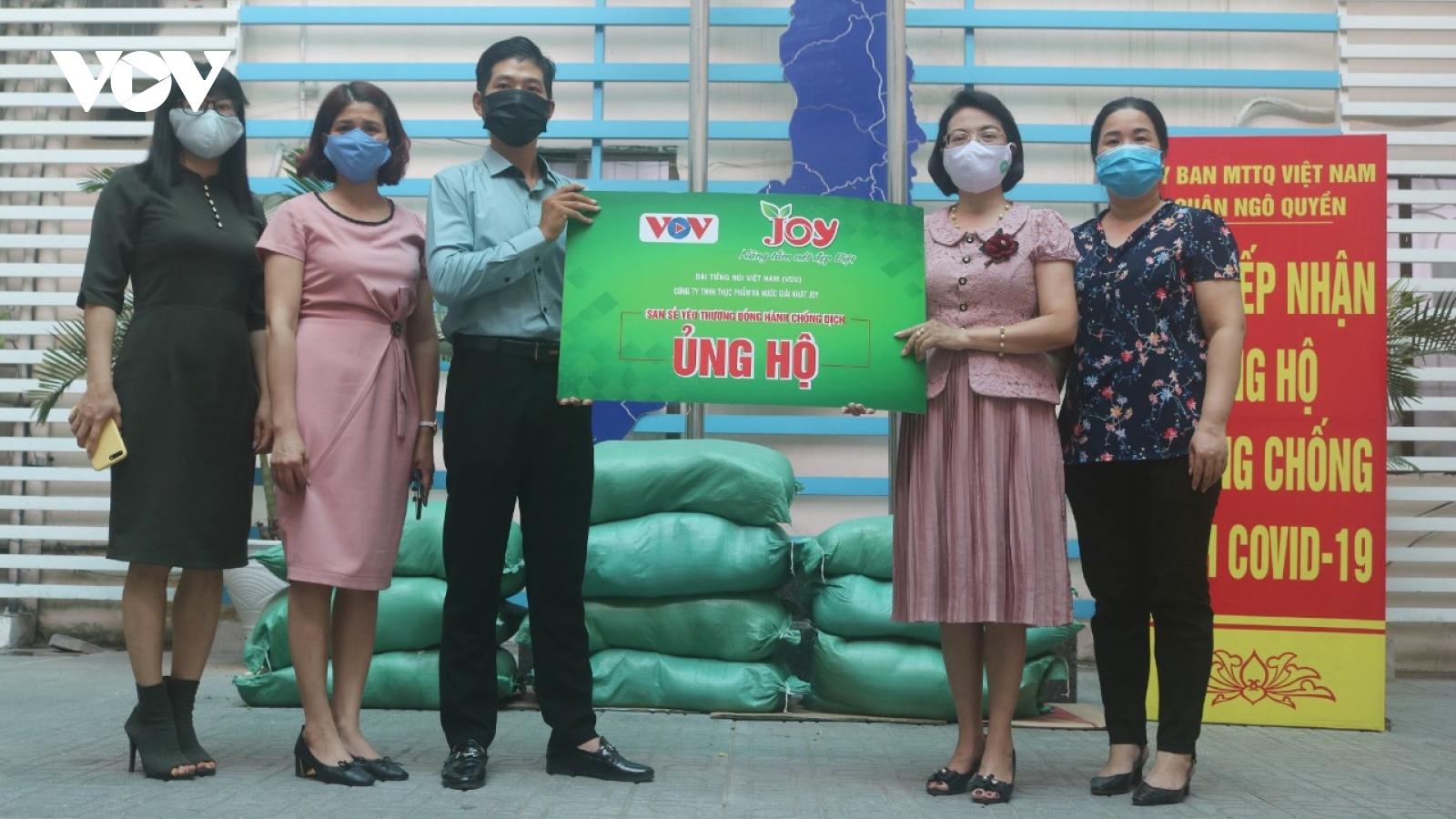 VOV thực hiện chương trình "San sẻ yêu thương-Đồng hành chống dịch" ở Hải Phòng, Bình Định