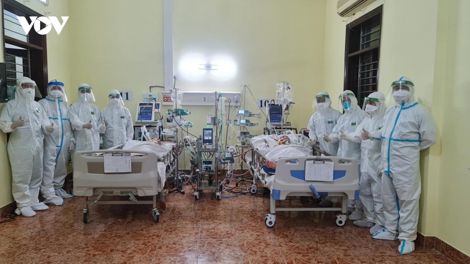"Chia" máy ECMO cấp cứu thai phụ mắc COVID-19