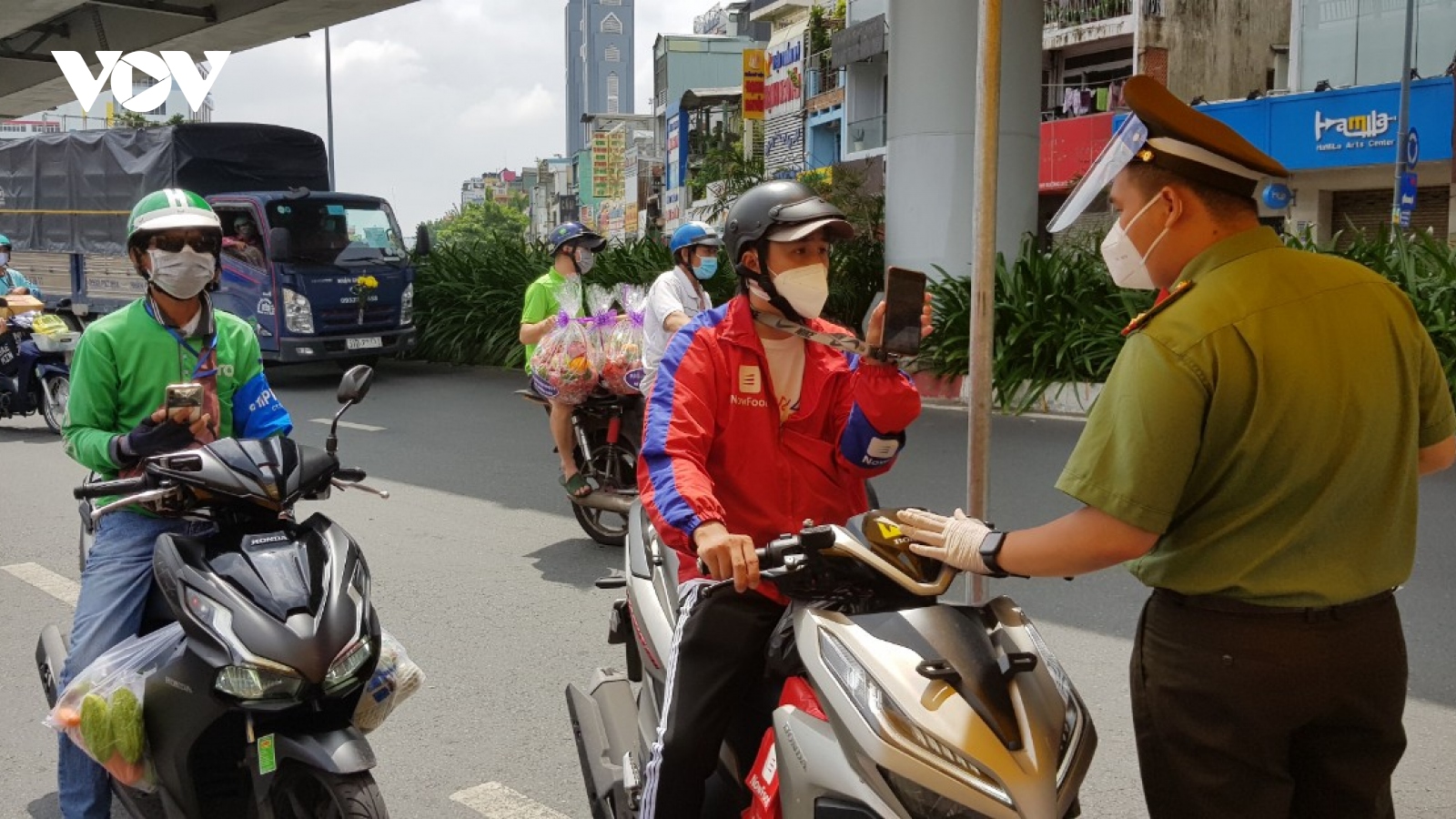 TP.HCM tiếp tục thực hiện khai "di chuyển nội địa", shipper được hoạt động