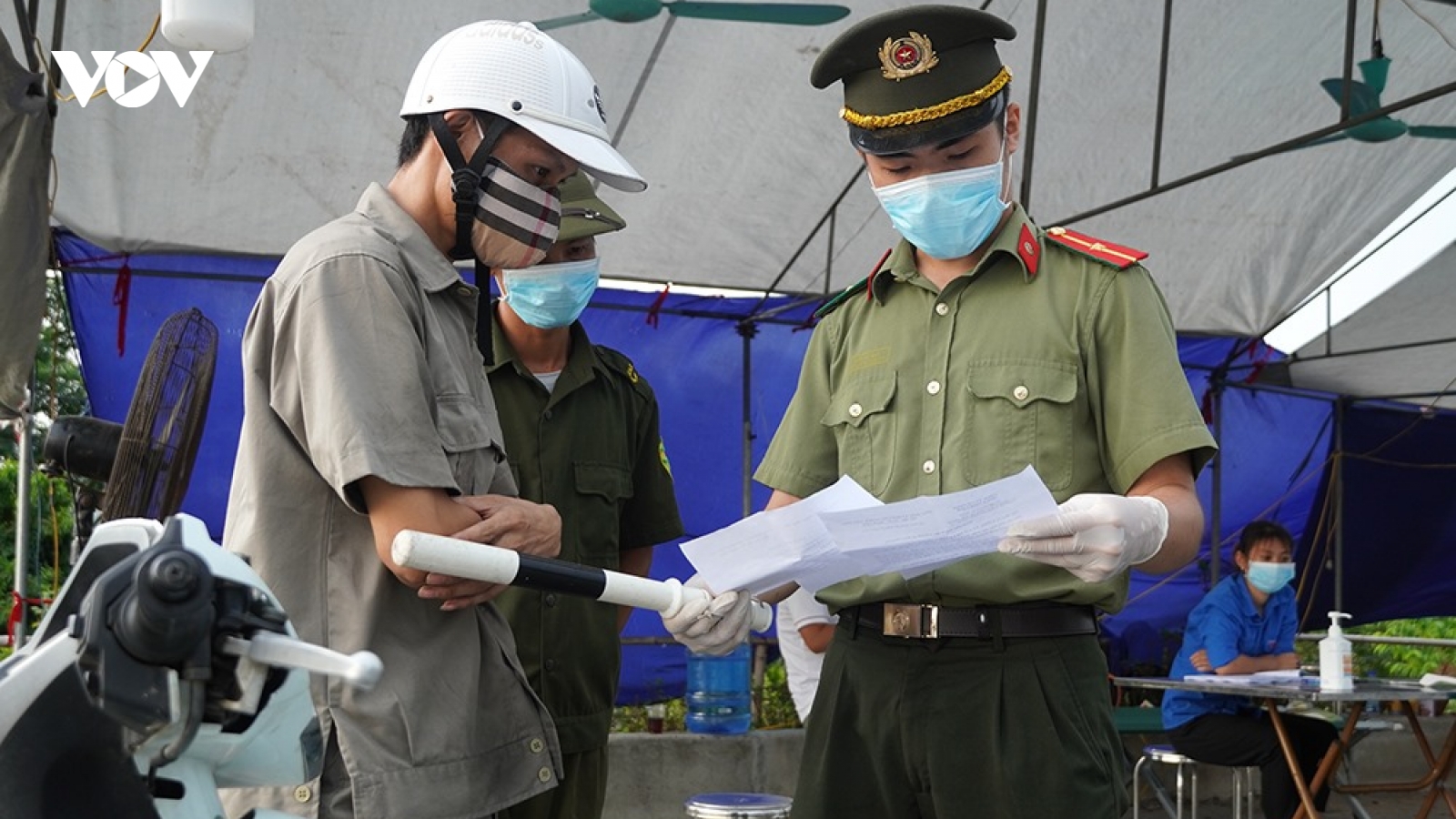 Sau 9 ngày giãn cách Hà Nội phạt hơn 11 tỷ đồng vi phạm quy định phòng, chống dịch