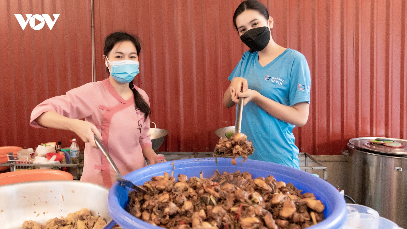 Tiểu Vy đón sinh nhật tuổi 21 trong thời gian giãn cách xã hội