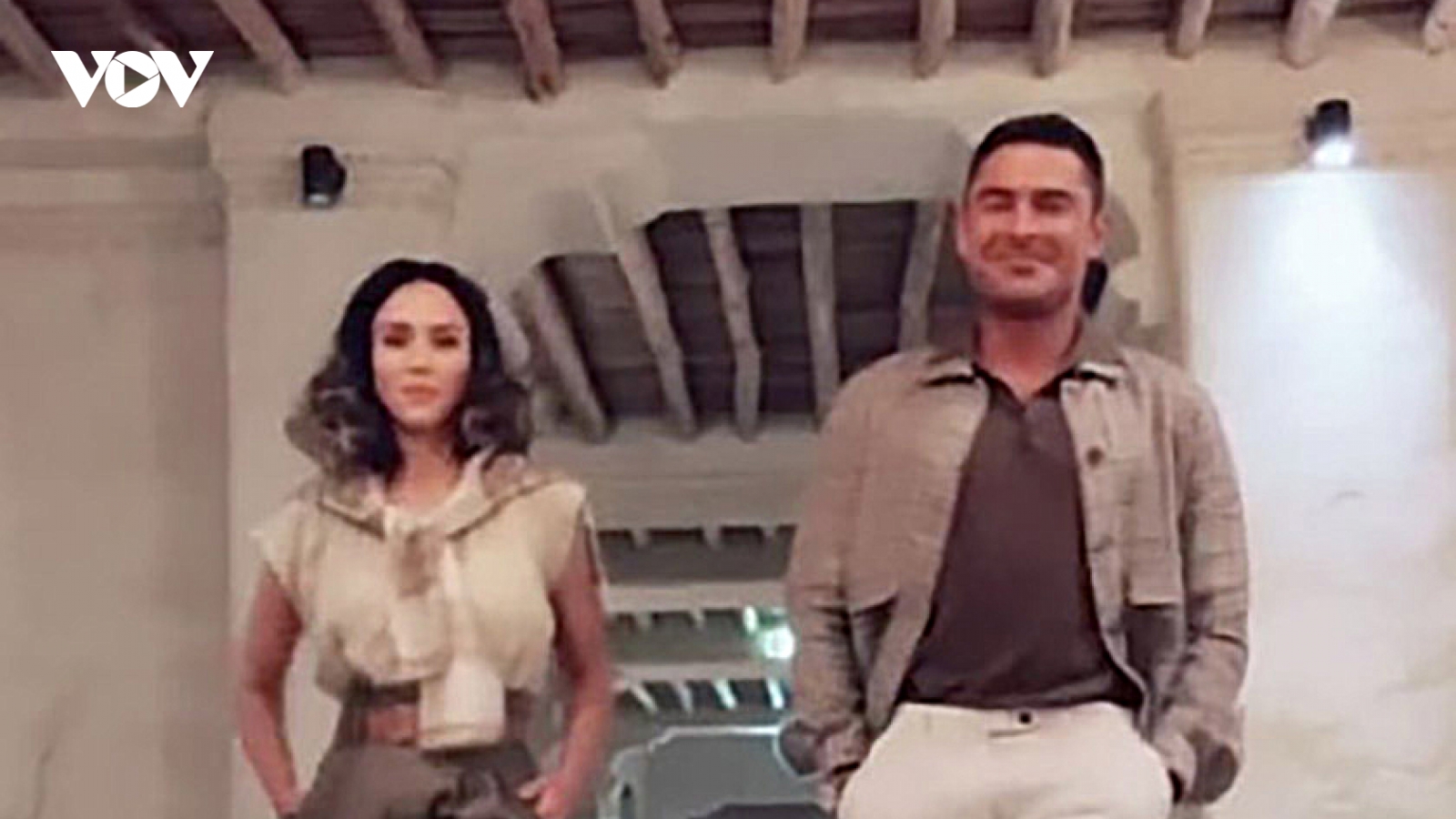 Jessica Alba ngỡ ngàng trước vũ đạo cực đỉnh của Zac Efron trên Tiktok