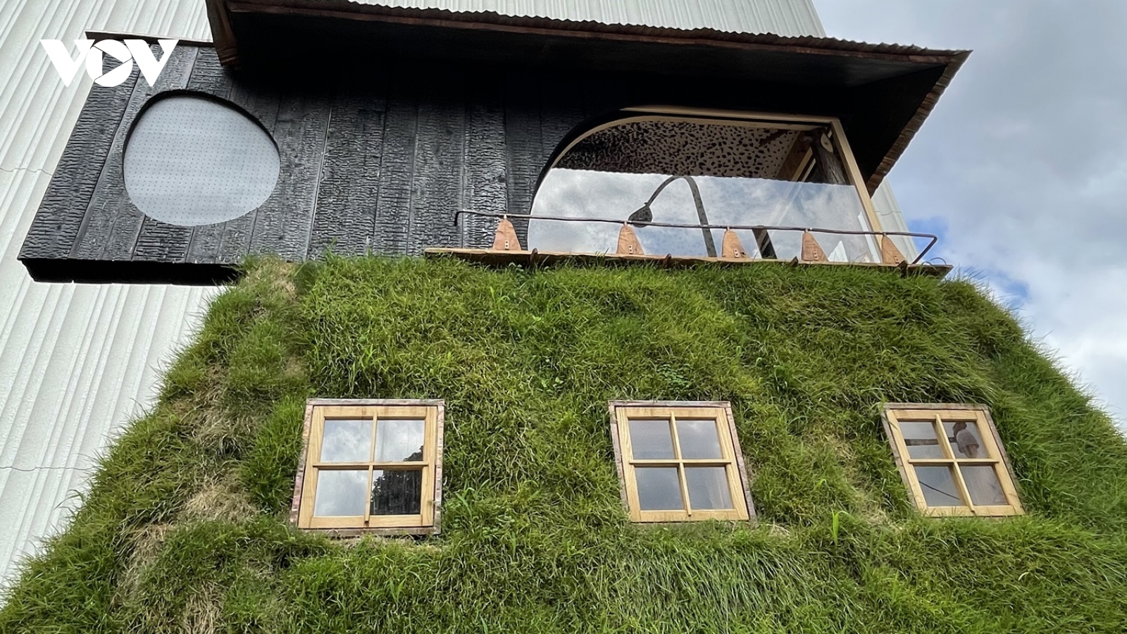 Độc đáo Trà thất làm bằng cỏ tại Nhật Bản