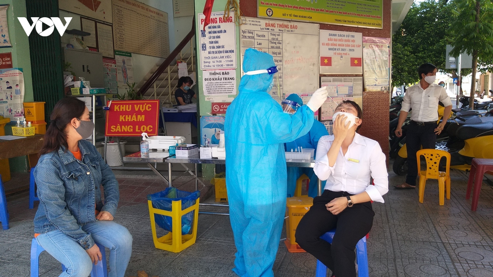 Số ca Covid-19 mới liên tục phát sinh, Khánh Hòa đẩy nhanh tiêm vaccine