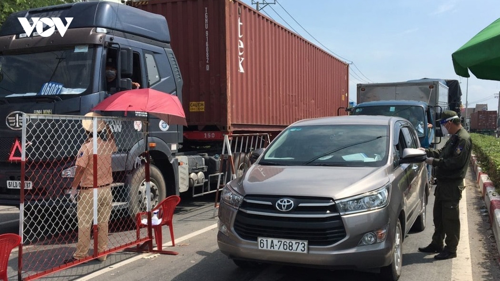 Bắt đầu “đông cứng, khóa chặt” 11 phường ở Bình Dương để chống dịch Covid-19