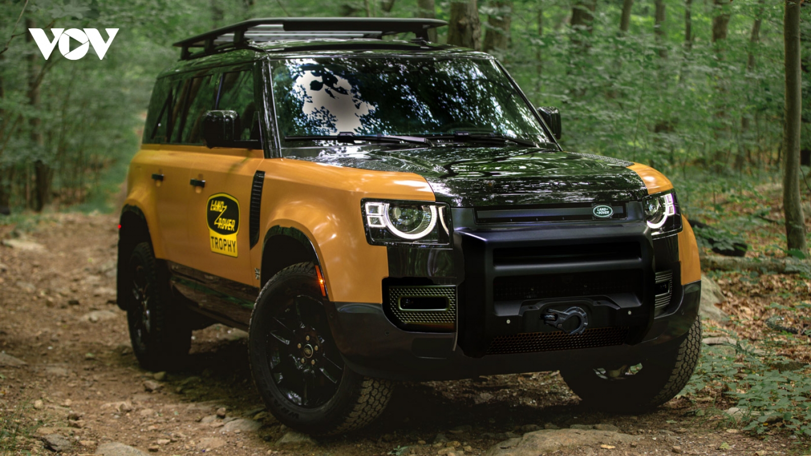 Land Rover Defender có phiên bản đặc biệt giới hạn 220 xe