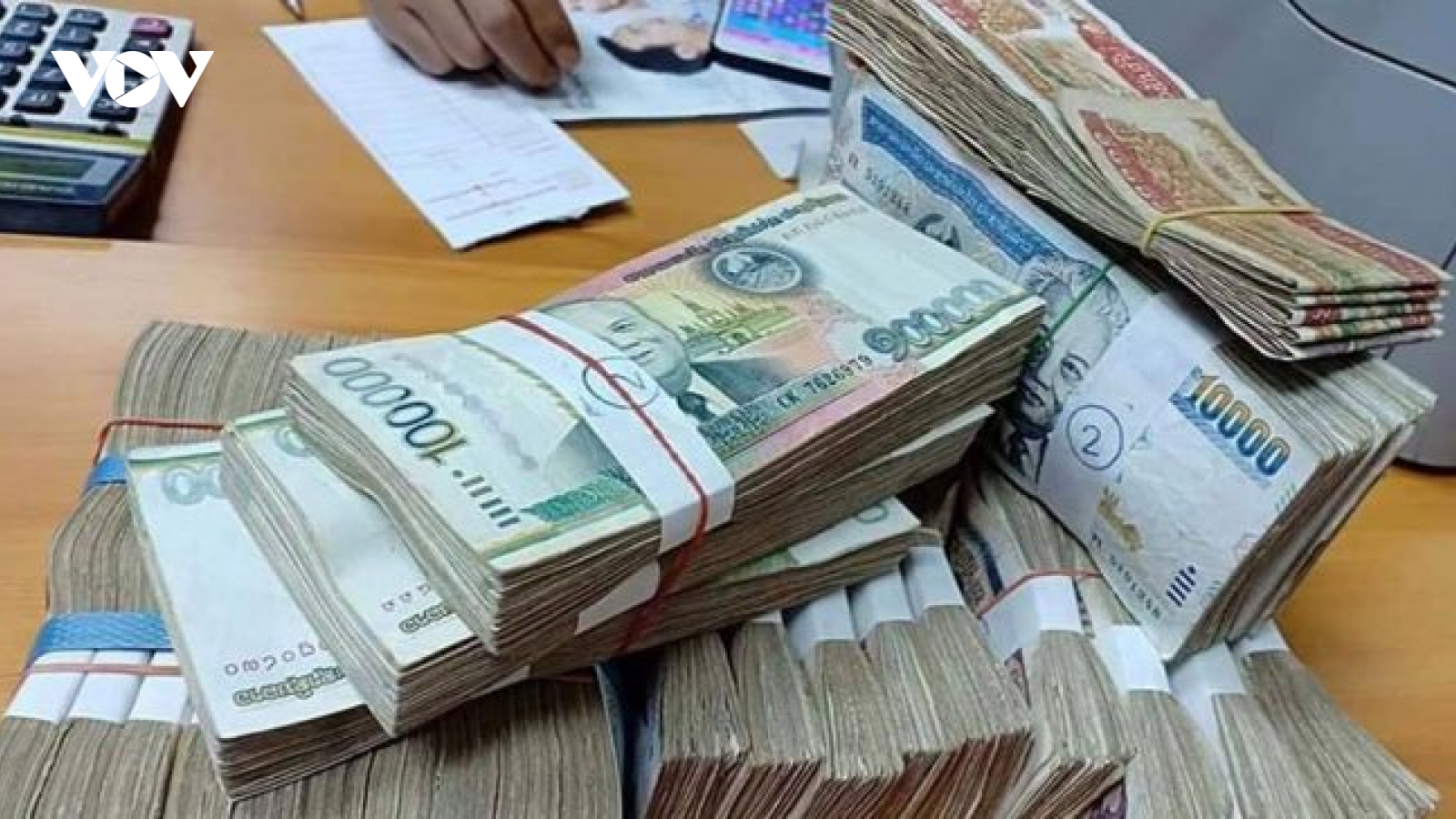 Lạm phát cao và đồng Kip suy yếu gây sức ép lên nền kinh tế Lào