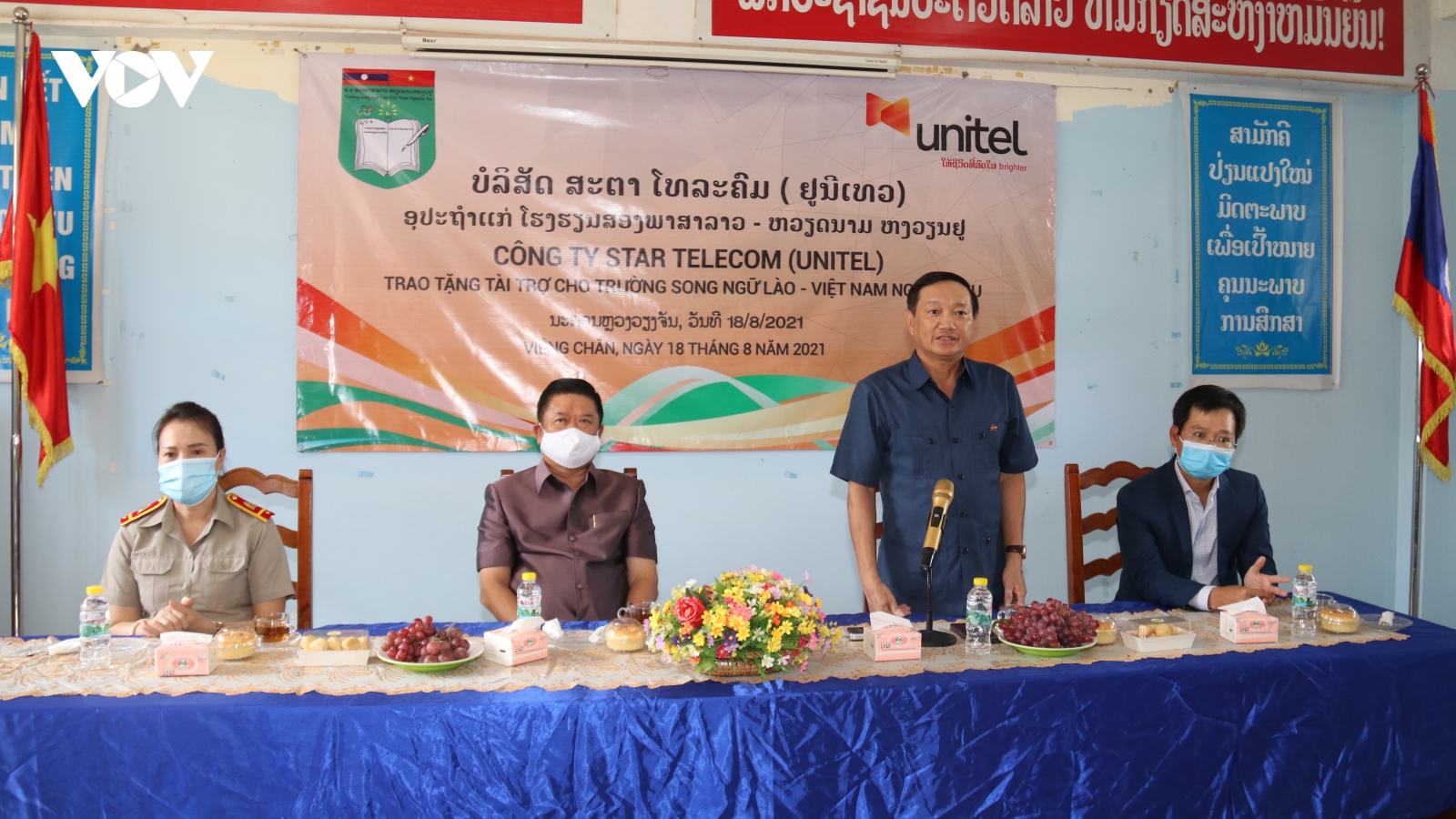 Tạo điều kiện học tập thuận lợi cho con em kiều bào tại Lào