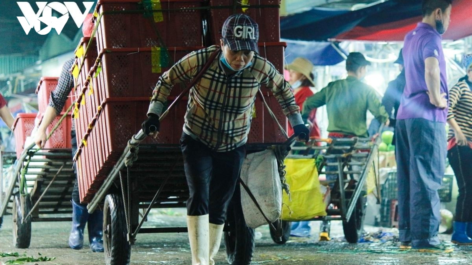 Hà Nội hỗ trợ lao động tự do, gia đình có hoàn cảnh khó khăn