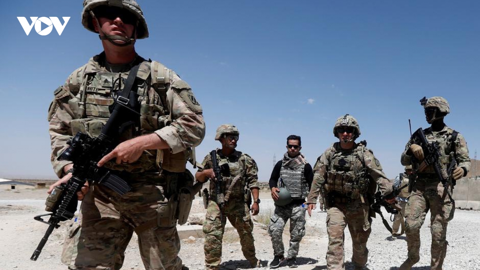 Lò lửa Afghanistan tăng nhiệt, các quốc gia láng giềng “đứng ngồi không yên”