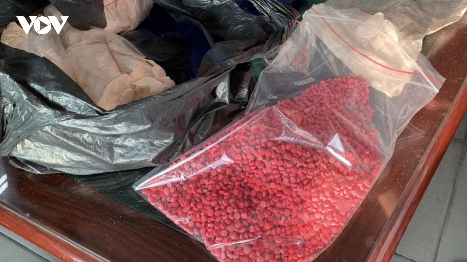 Công an Hà Nội khởi tố đối tượng giấu hơn 8 kg ma túy trong phòng ngủ để bán kiếm lời