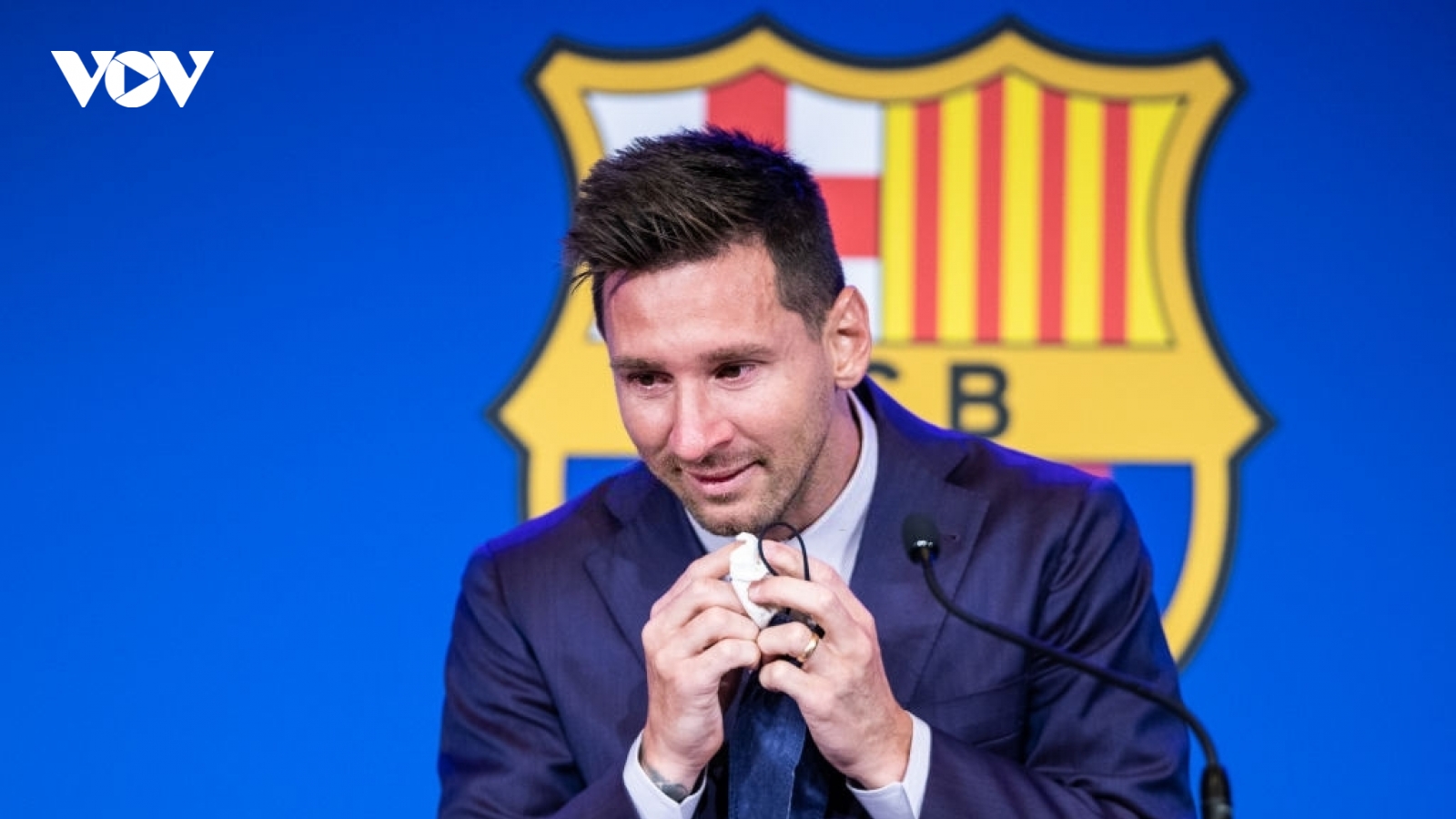 Barca ngăn cản Messi đầu quân cho PSG