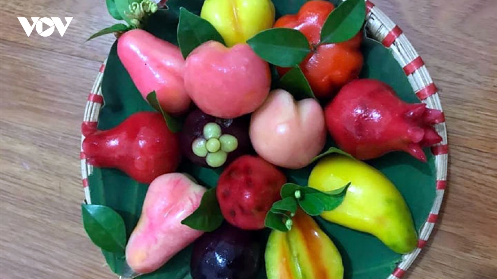 Hoa quả thơm, xôi ngũ sắc “sốt xình xịch” dịp lễ Vu Lan