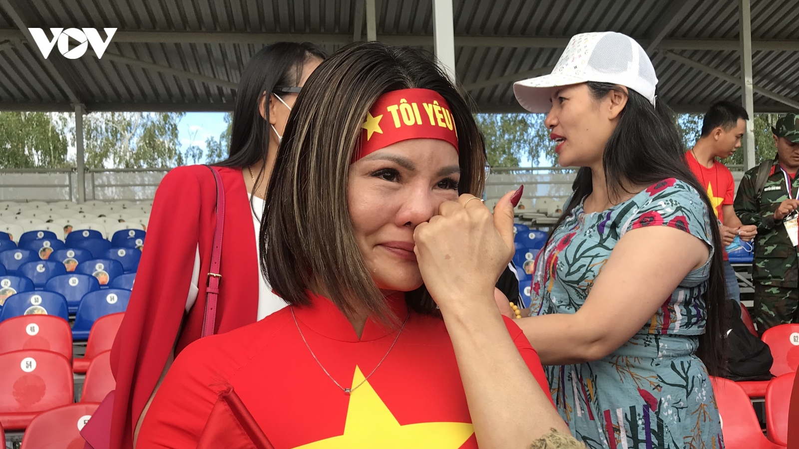 Nữ khán giả bật khóc cổ vũ đội xe tăng Việt Nam thi đấu tại Army Games-2021