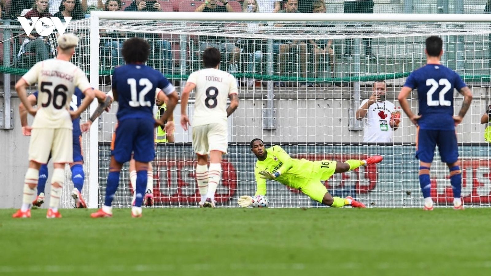 Gareth Bale đá hỏng penalty, Real Madrid hoà đáng tiếc AC Milan