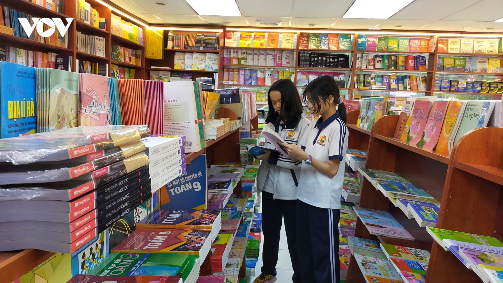 Không tăng giá SGK từ lớp 3 đến lớp 12 trong năm học mới