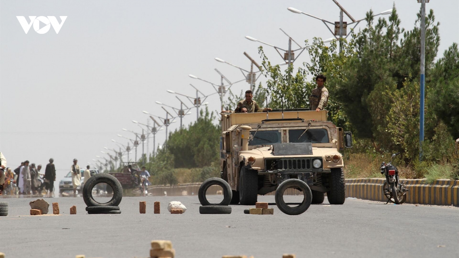 Các thành phố liên tiếp rơi vào tay Taliban: Chương mới đẫm máu ở Afghanistan?
