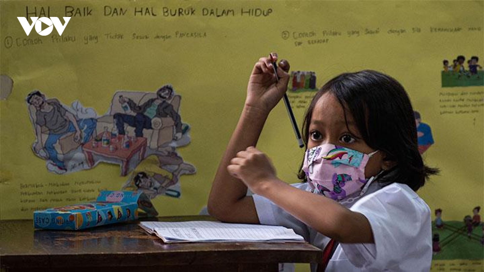 Dịch Covid-19 có xu hướng giảm, Indonesia mở cửa trường học hạn chế