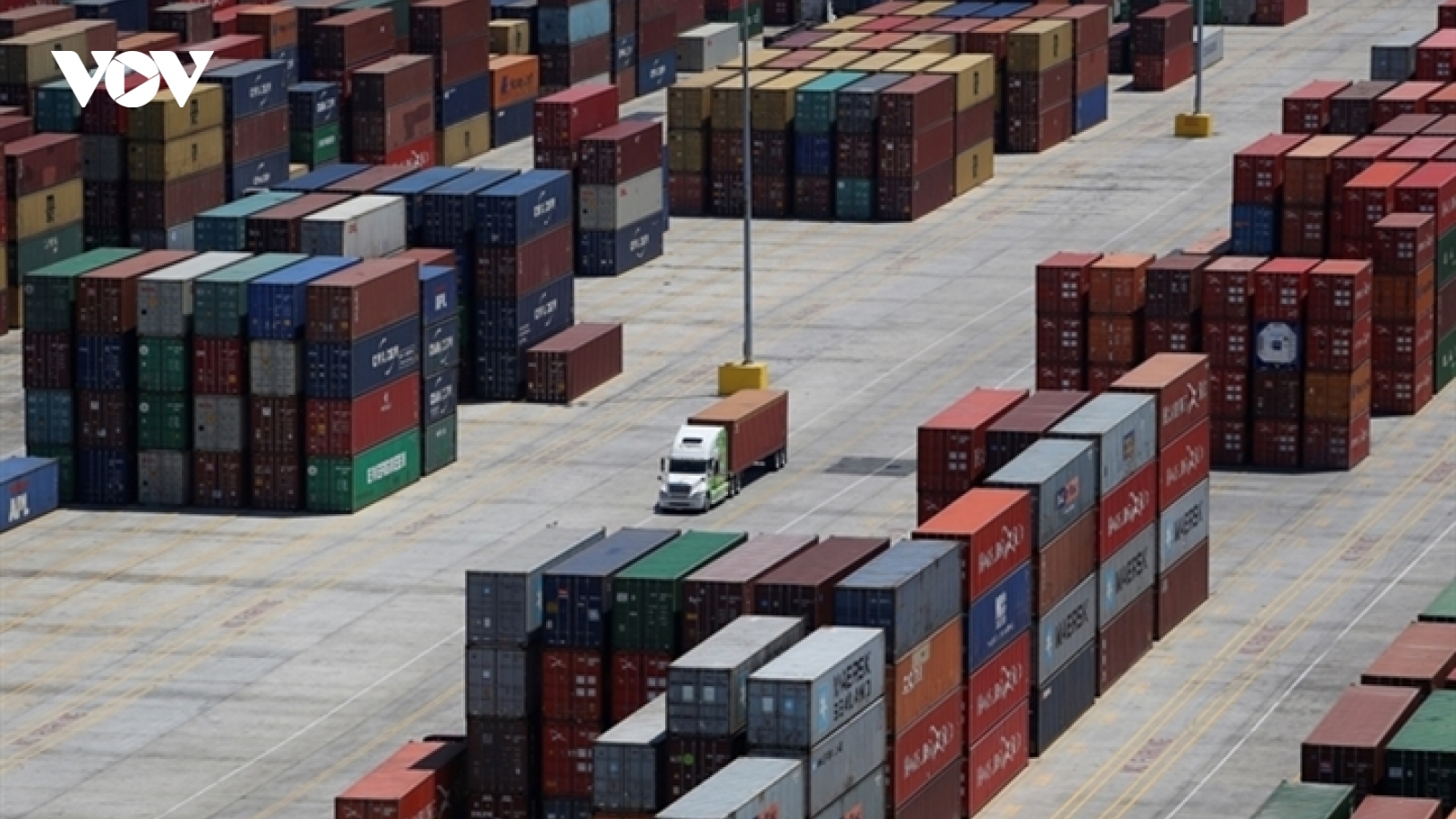 Cước vận chuyển container tăng vô tội vạ: Cậy thế độc quyền để trục lợi?