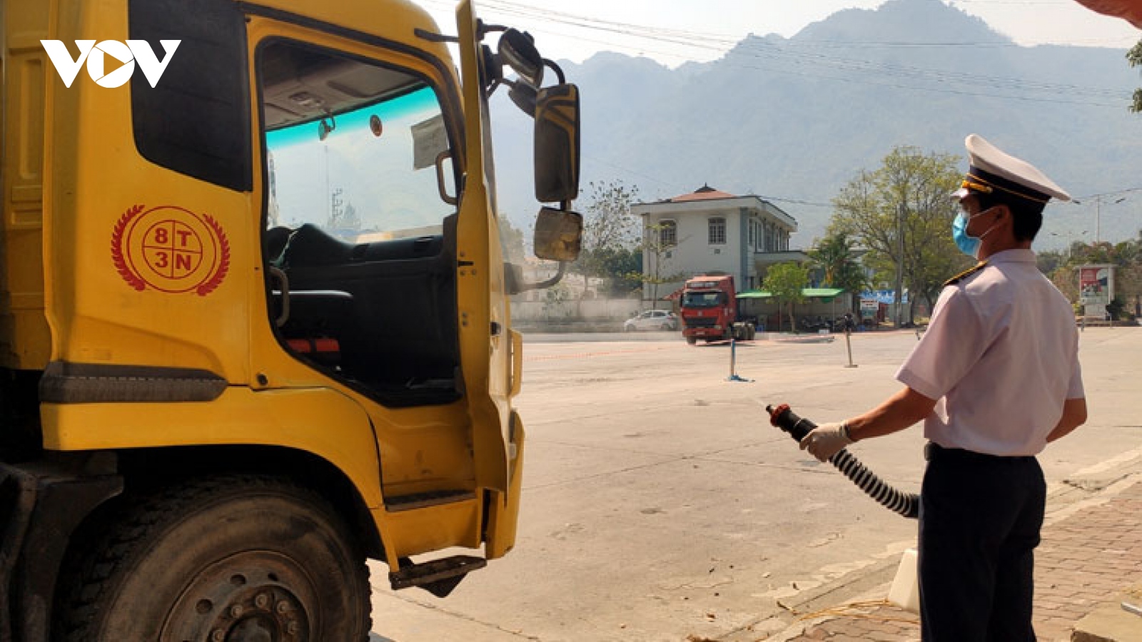 Bộ Công Thương cùng Lạng Sơn xử lý ùn ứ hàng hóa tại cửa khẩu Tân Thanh